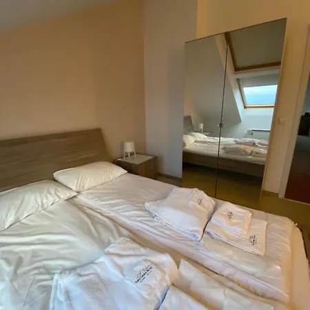 Apartman Three Apartment, Ski In&out, Mountain View, * * * * Resort, Banszko