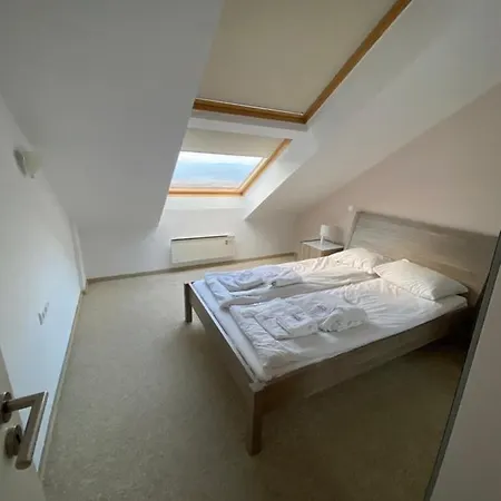 Three Apartment, Ski In&out, Mountain View, * * * * Resort, Apartman Banszko